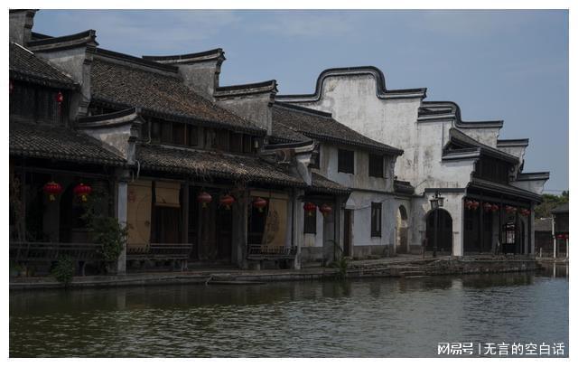 柯米克倒车灯如何更换？游戏画面